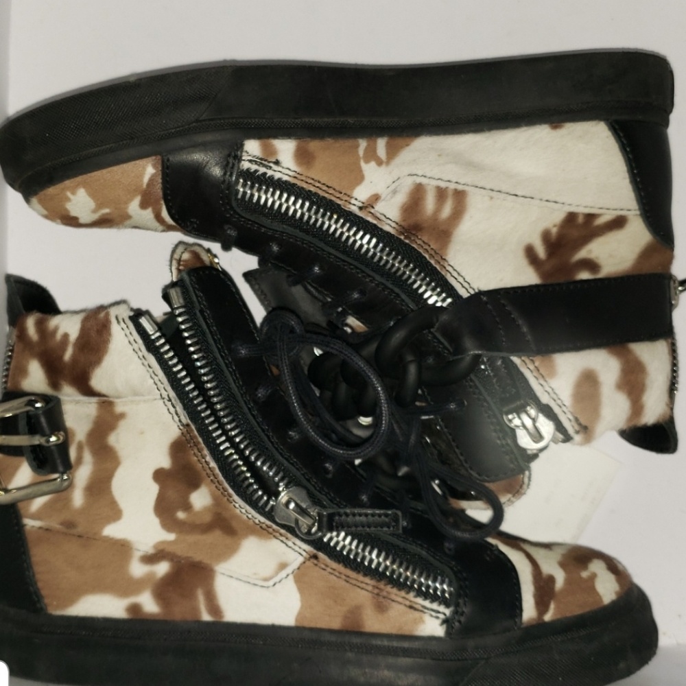 Giuseppe sneaker shoe
